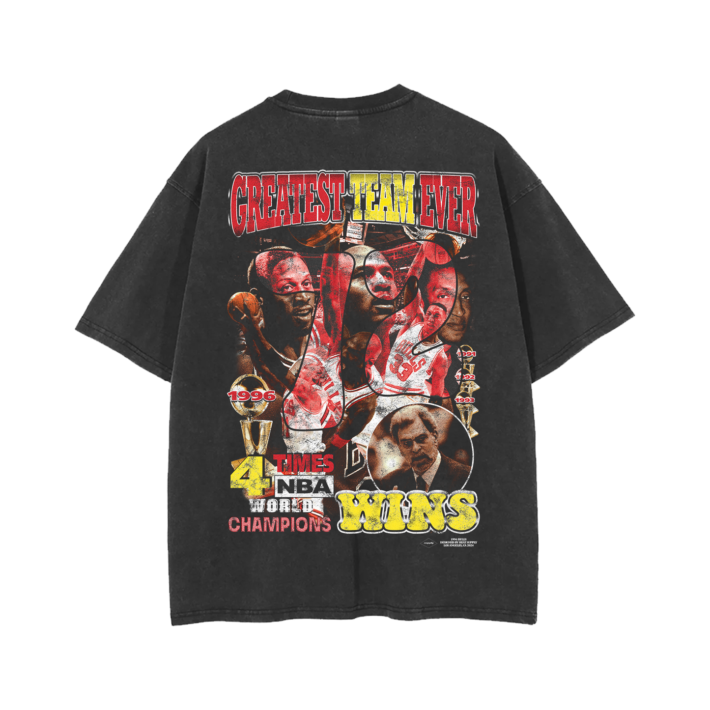 Vintage-style oversized black t-shirt featuring a collage of Chicago Bulls legends including Michael Jordan, Scottie Pippen, and Dennis Rodman, with the text 'Greatest Team Ever' and '4 Times NBA World Champions