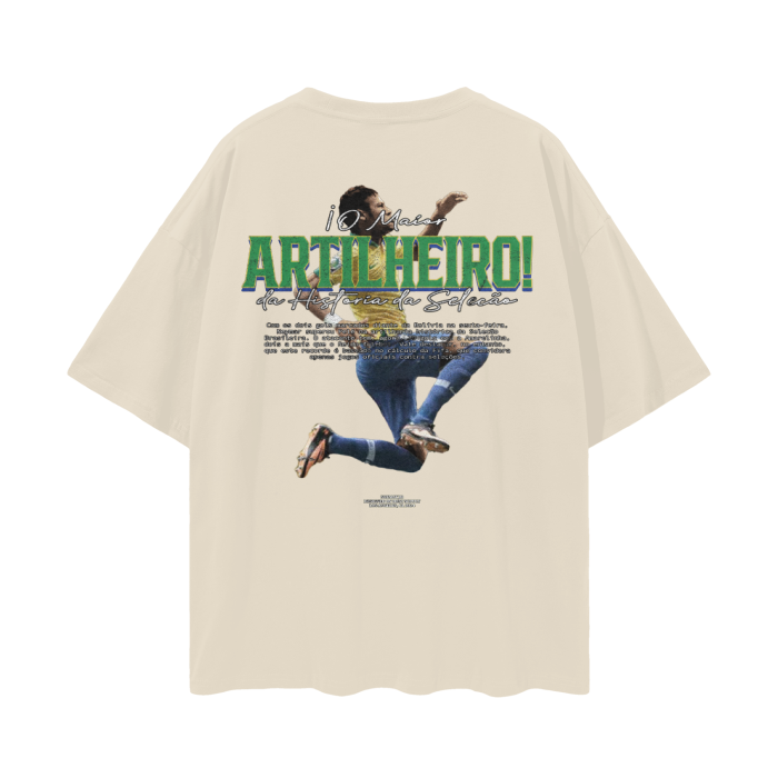 The back of a cream oversized t-shirt showcasing Neymar Jr. performing a mid-air soccer kick. The text "O Maior Artilheiro da História da Seleção" is written in bold green letters, highlighting his accomplishment as the greatest scorer in Brazil's national team history.